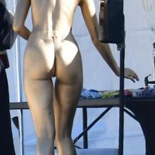  Nude