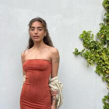  Nude