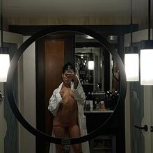  Nude