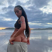  Nude