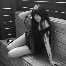  Nude