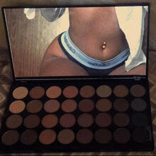  Nude