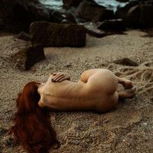  Nude