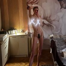  Nude