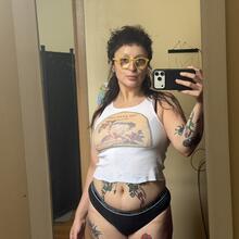  Nude