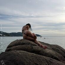  Nude