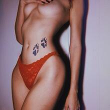  Nude