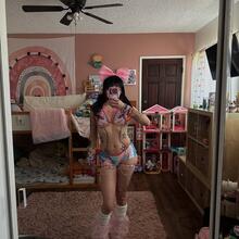  Nude