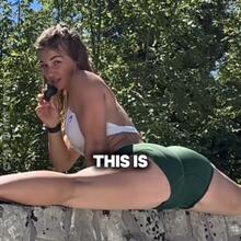  Nude