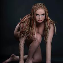  Nude