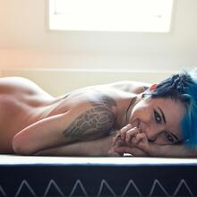  Nude