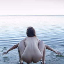  Nude