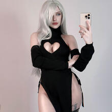  Nude