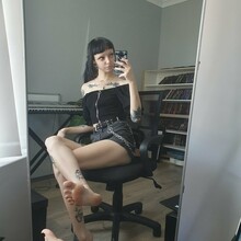  Nude