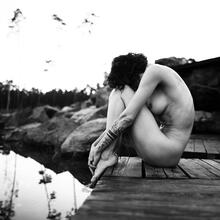  Nude