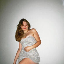  Nude