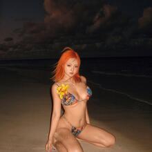  Nude