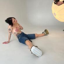  Nude