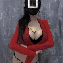  Nude
