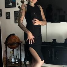  Nude