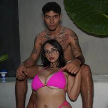  Nude