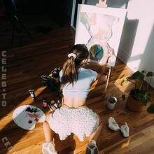  Nude