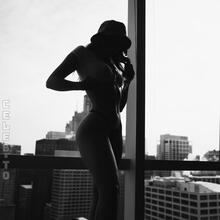  Nude
