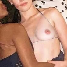  Nude