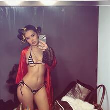  Nude