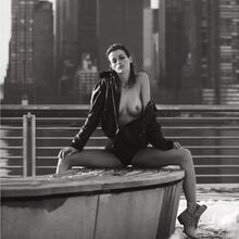  Nude