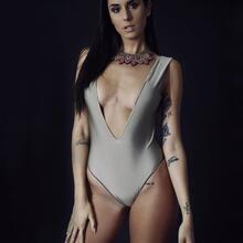  Nude