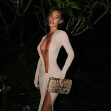  Nude