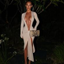  Nude