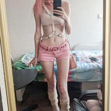  Nude