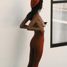  Nude