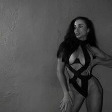  Nude