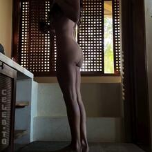  Nude