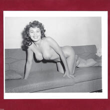  Nude