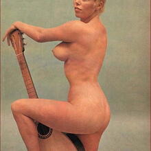 Nude