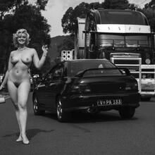  Nude