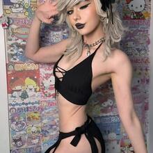  Nude