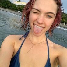  Nude