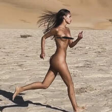  Nude