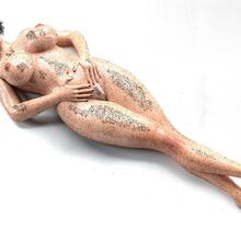  Nude