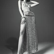  Nude