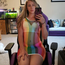  Nude