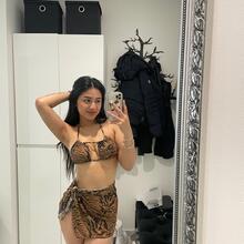  Nude