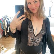  Nude
