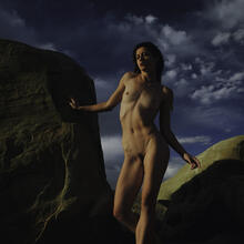  Nude