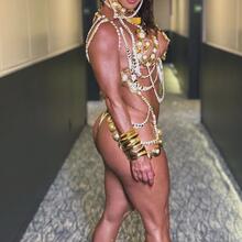  Nude
